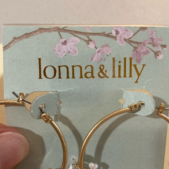 NWT Ionna & Lilly, Gold floral and beaded Hoop Earings - Picture 5 of 7